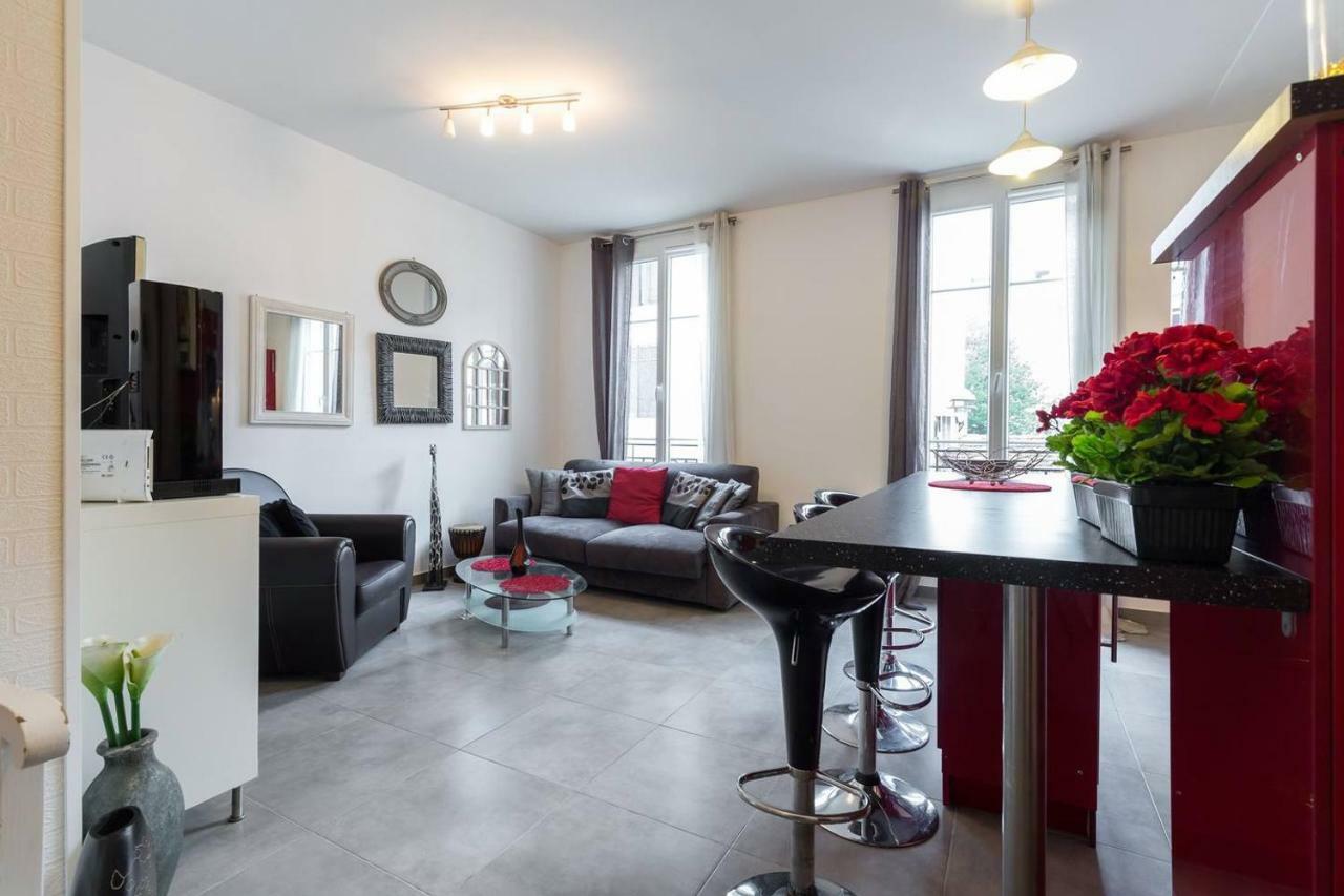 Stylish White And Red Apartments Juan-les-Pins Exterior foto
